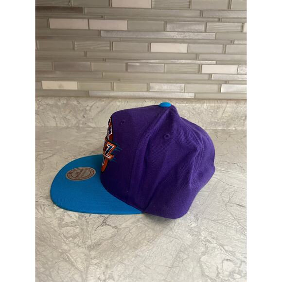 Utah Jazz Mitchell & Ness NBA Basketball Snapback Hat - Picture 4 of 8